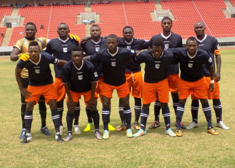 Débuts difficiles pour Lion Blessé