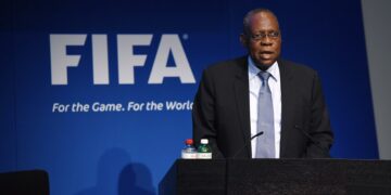 Issa Hayatou désigné vice-président d’honneur de la Fifa