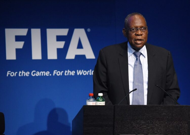 Issa Hayatou désigné vice-président d’honneur de la Fifa