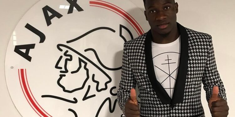 AJAX: Onana prolonge son contrat jusqu&rsquo;en 2021