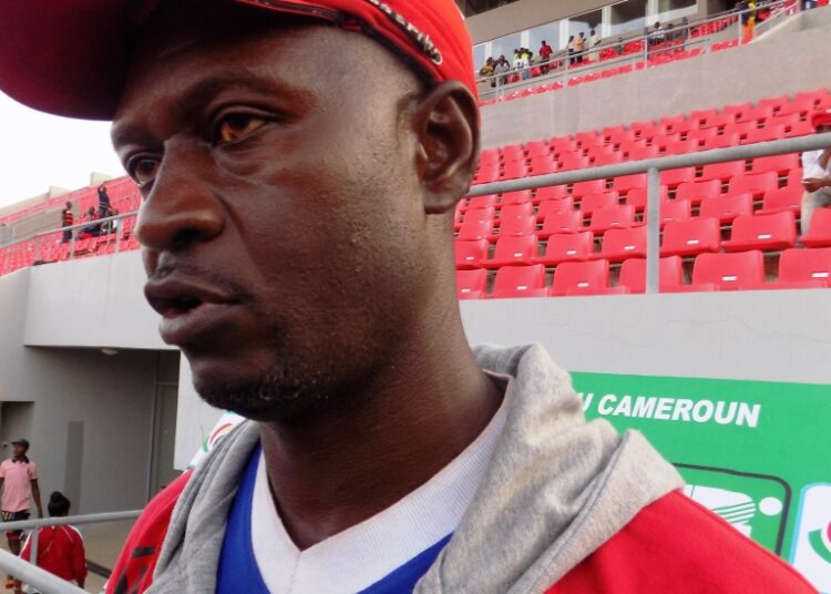 Racing FC: Bertrand Ngougni tacle Bernard Fotso