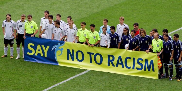 Racisme, le carton rouge de la Fifa
