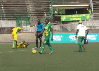 Astres chute  face  Yosa à Douala (2-1)