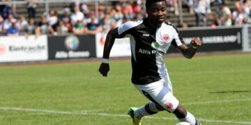 Nelson Mandela a signé son premier contrat professionnel