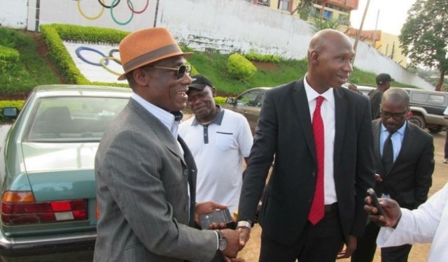 Un mot, Monsieur Bell