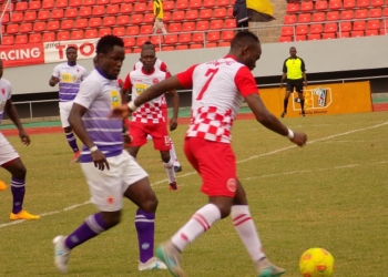 Colombe se sauve en enfonçant Racing