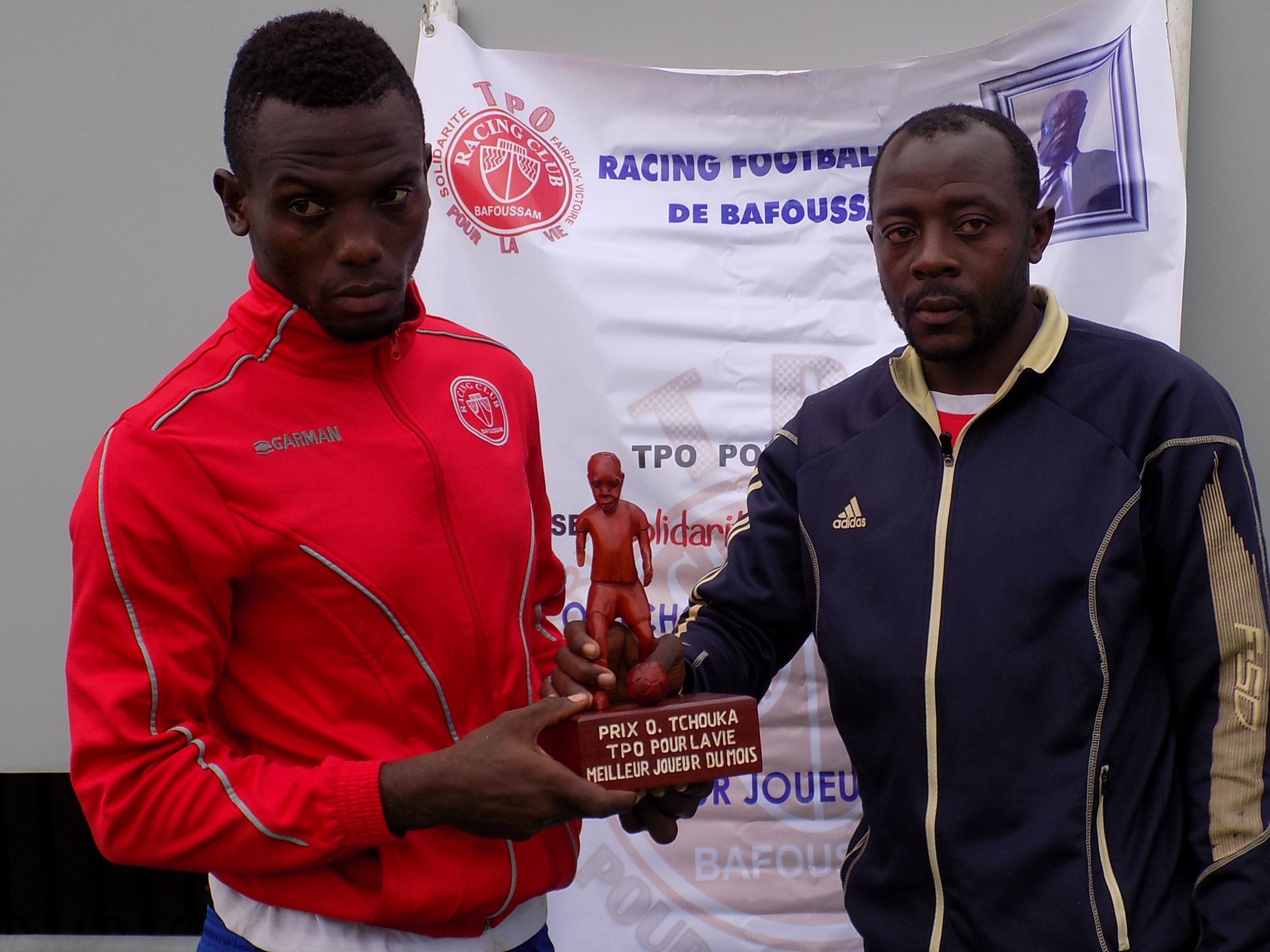 Racing de Bafoussam: Des supporters priment les joueurs