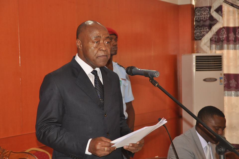 Bidoung Mkpatt met la pression sur les prestataires