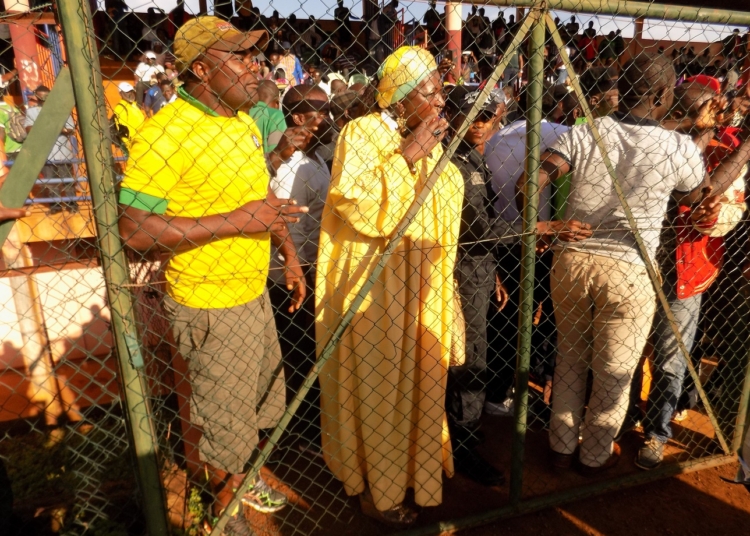 La maire de Bangangté huée au stade de Mbouda