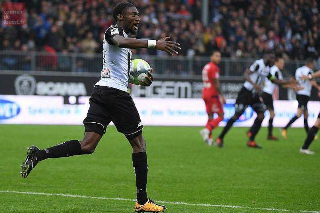 L1 : passeur et buteur, Toko ne descend pas de son nuage