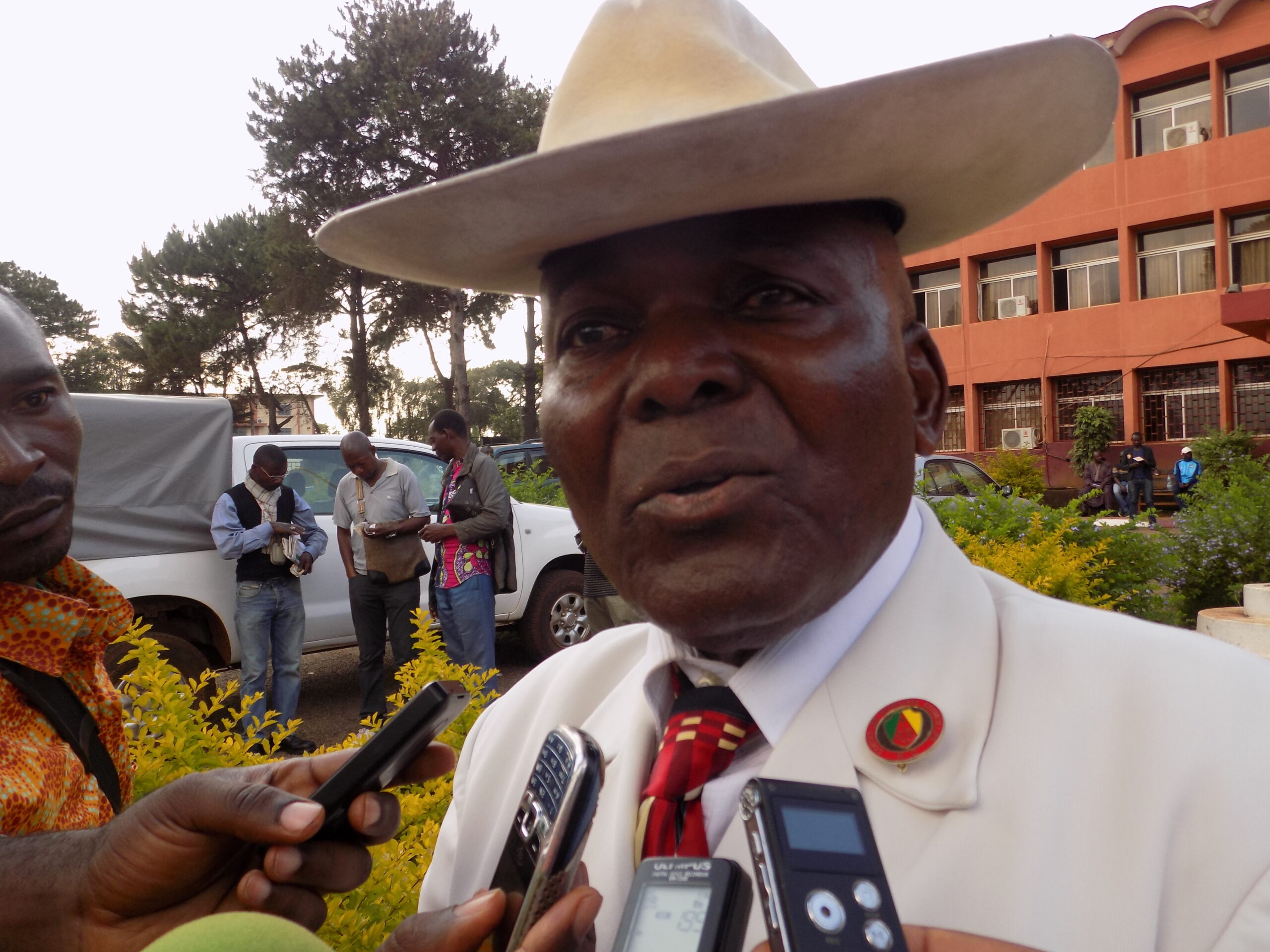 Joseph Feutcheu:  « Dieu a eu pitié de nous, de notre football »