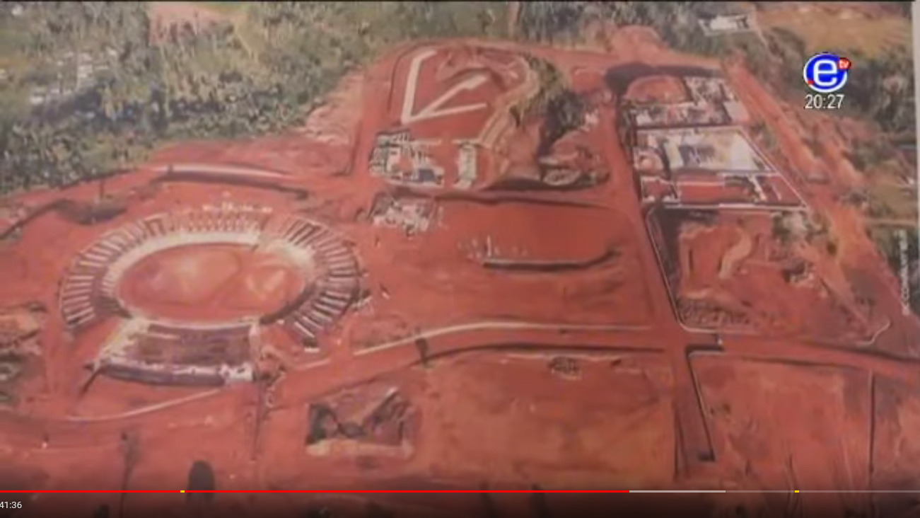 Le gouverneur du Centre visite le chantier du Stade Paul Biya