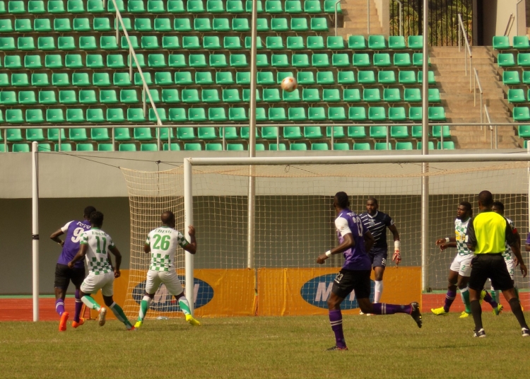 Fovu accroché à domicile par Eding
