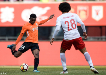 China Super League: premier match pour Moukandjo et performance solide