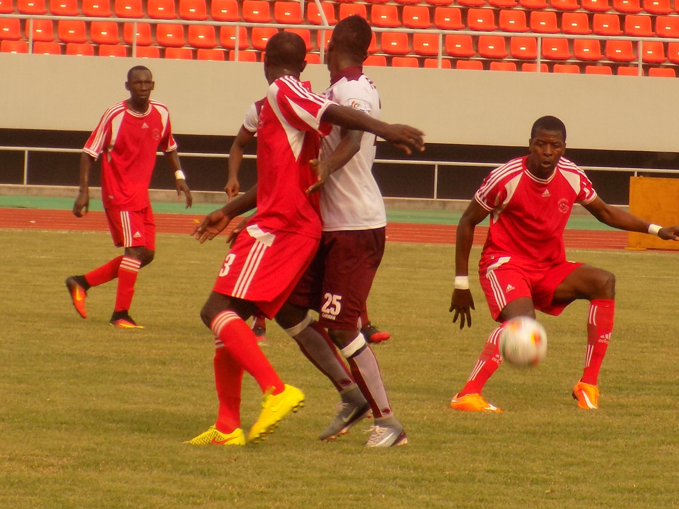 Coton, Feutcheu et Bamboutos s’imposent à l’extérieur