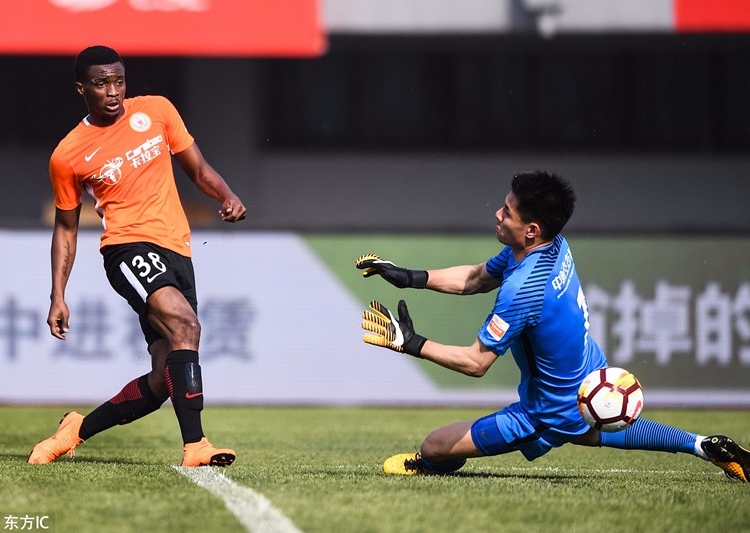 Chine: Premier but de la saison pour Benjamin Moukandjo