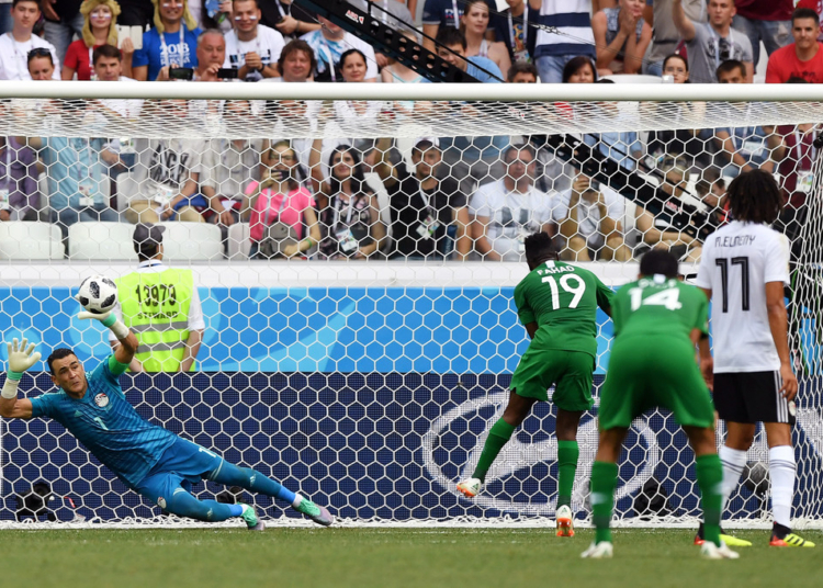 Russie 2018 : Un record, un penalty détourné, une blessure : El Hadary n’a pas raté ses débuts au Mondial