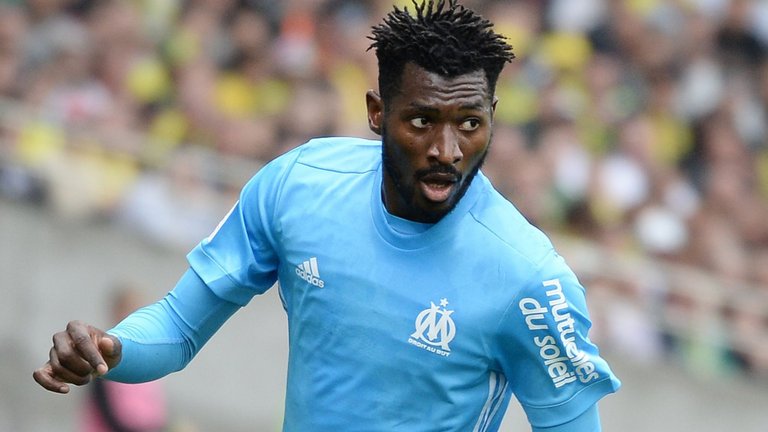 Transfert de Zambo Anguissa : Beaucoup de paperasses à lire, signer et retourner