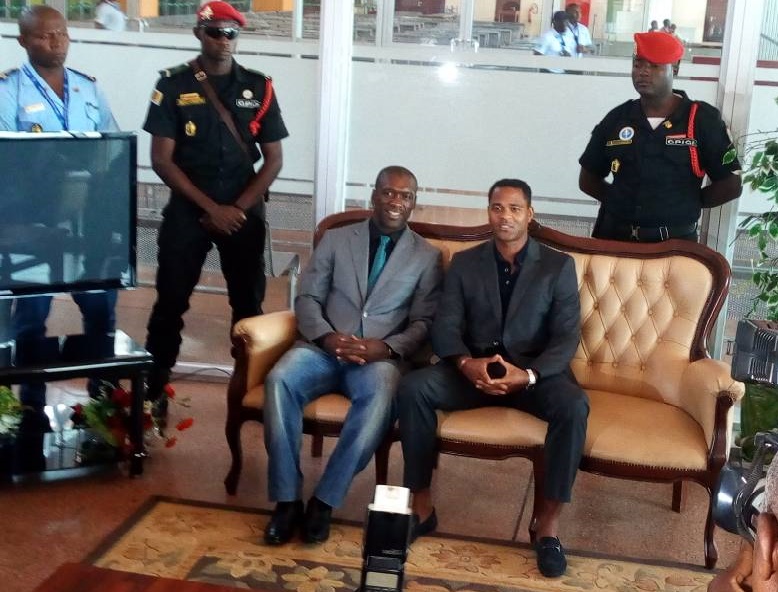 Lions Indomptables : Clarence Seedorf et Patrick Kluivert sont arrivés au Cameroun