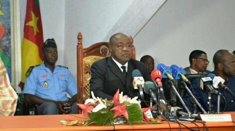 Bidoung Mkpatt dirige la réunion de crise