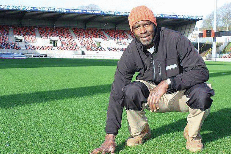 Infrastructures: Emmanuel Bessong, pour la formation