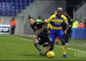 L&rsquo;international camerounais Jeando Fuchs souffre du même mal que Neymar Jr