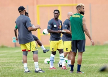 Lions Indomptables : la condescendance de Clarence Seedorf