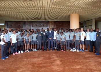 Cameroun – Comores : le ministre des sports a encouragé les Lions Indomptables