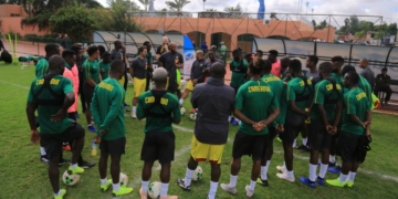 Clarence Seedorf : « au Cameroun, on s’intéresse énormément aux joueurs, qui représentent tout pour leurs compatriotes »