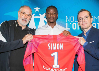 Olympique de Marseille : Simon Ngapandouetnbu, 16 ans,  passe pro
