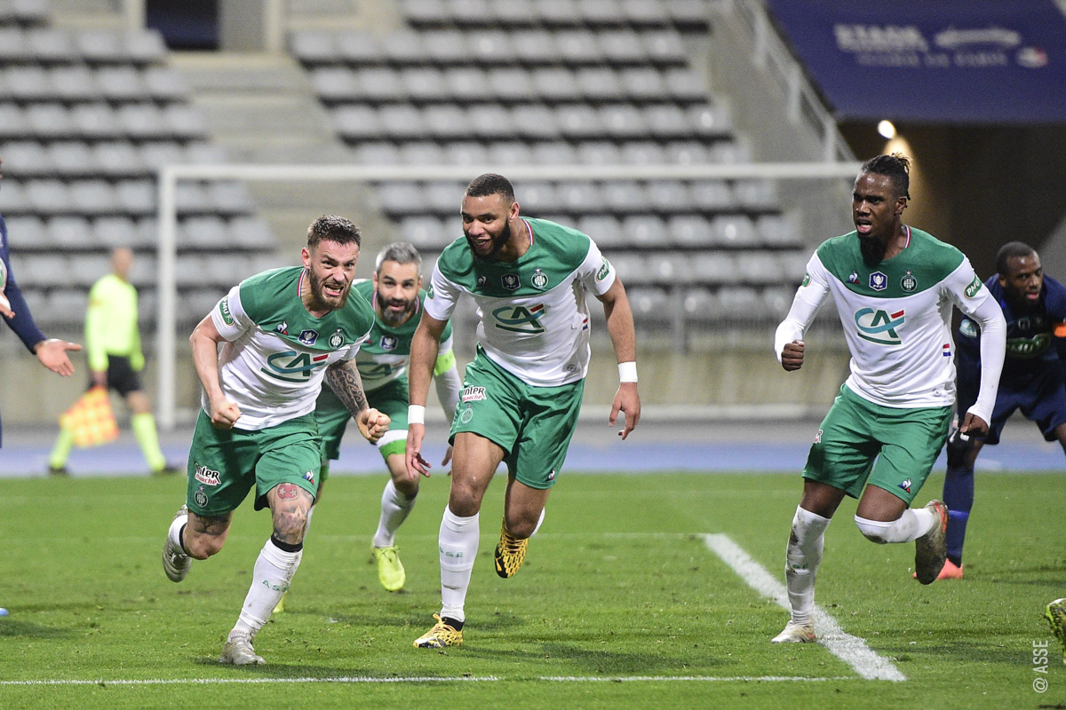 Coupe de France: Saint-Etienne renverse le Paris FC dans la douleur