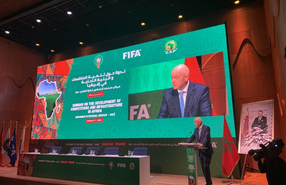 Le président de la FIFA veut révolutionner le football africain
