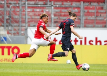 Kundé Malong et Mayenne se font donner une leçon de foot à domicile