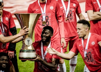 Jerôme Onguéné ajoute un autre trophée à sa collection