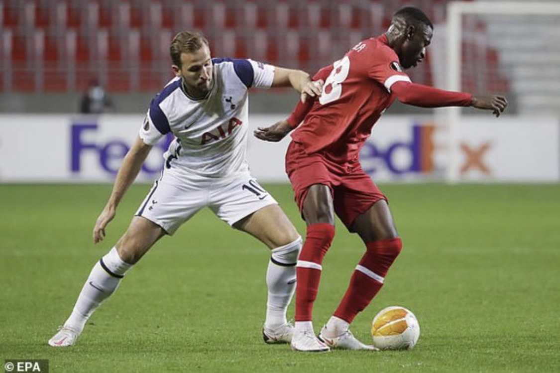 Martin Hongla et Antwerp surprennent Tottenham