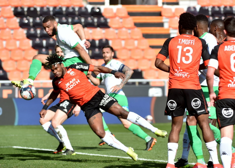 France : Harold Moukoudi marque pour Saint-Etienne dans la défaite