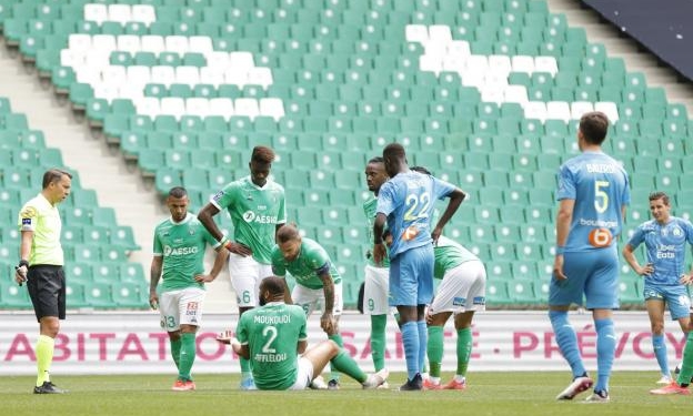 Saint-Etienne : fin de saison pour Moukoudi ?