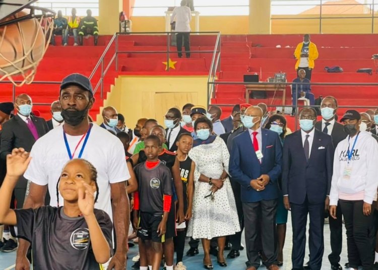 Mouelle Kombi (re)donne vie au Gymnase de Mfandena