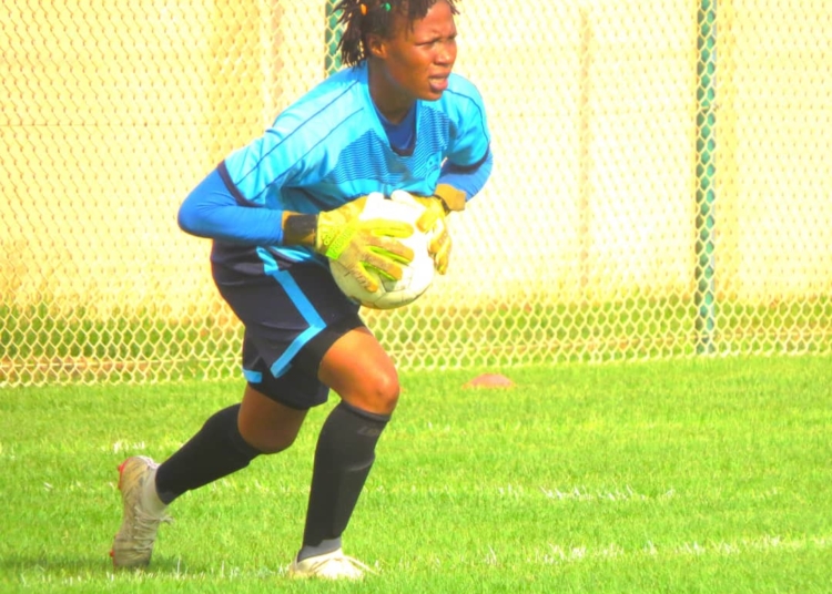 Merveille Youonvop : « il est désormais facile pour les filles de jouer au foot »