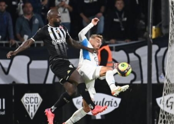 Ligue 1 : Stéphane Bahoken délivre Angers