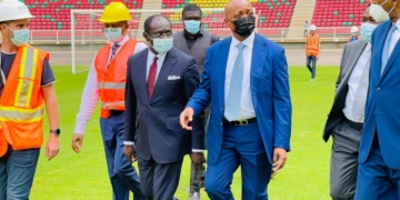 CAN 2021 : Paul Biya met un petit pont à Mouelle Kombi