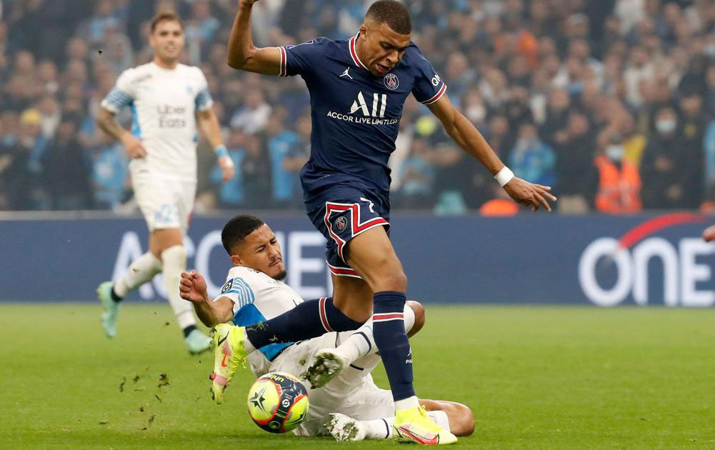 Marseille : Pape Gueye couvre Saliba d’éloges