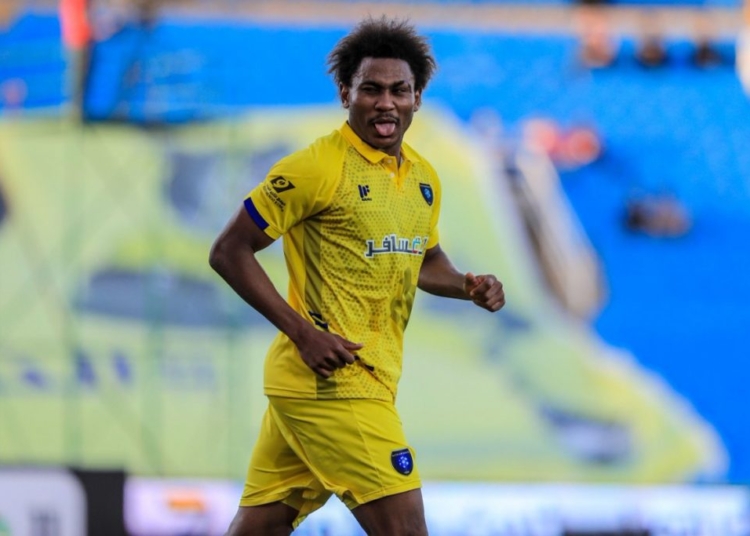 Arabie Saoudite : Léandre Tawamba voit double