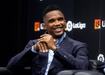 Match Eto&rsquo;o – Mbombo Njoya : Njoya sourit à son carton rouge, mais engrange des votes