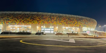 CAN 2021 : voici ce que Motsepe veut dire en tête à tête au Président Paul Biya