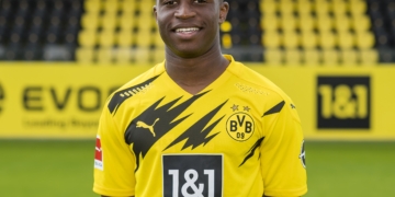 Le prodige Youssoufa Moukoko au Cameroun