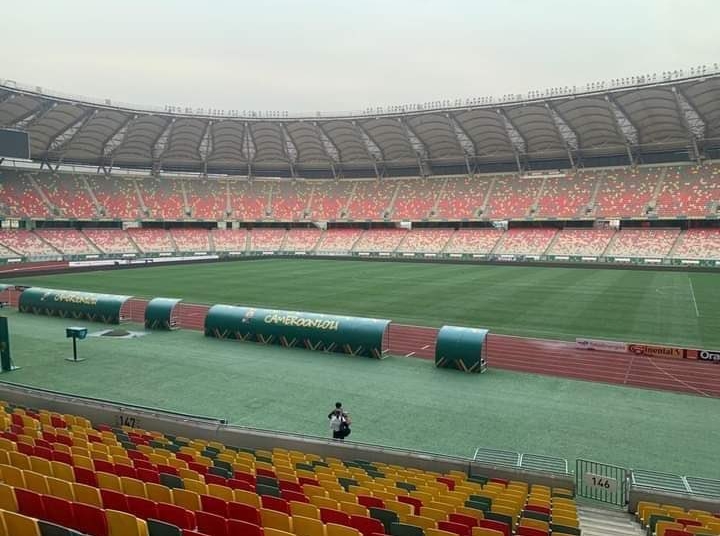CAN 2021 : la pelouse de Japoma a fait peau neuve