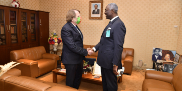 Distinction : Claude Le Roy honoré au Cameroun