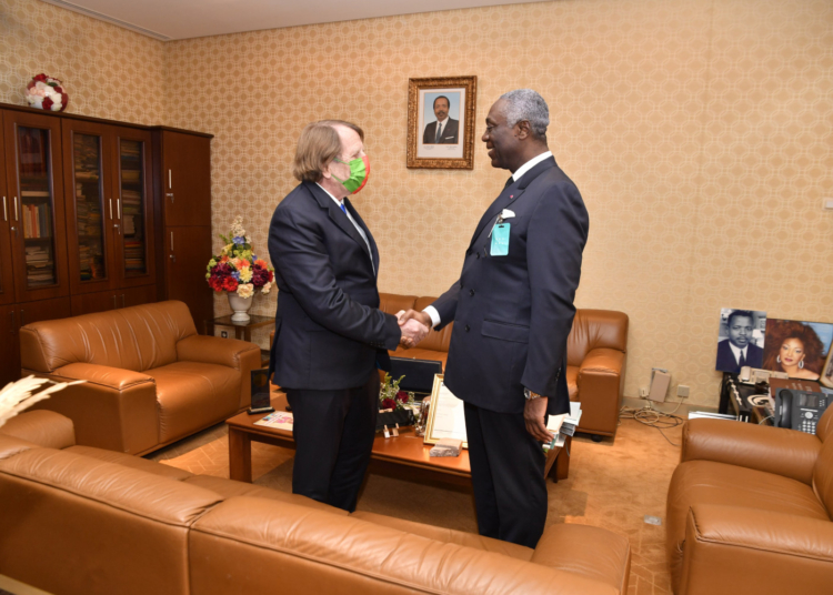 Distinction : Claude Le Roy honoré au Cameroun