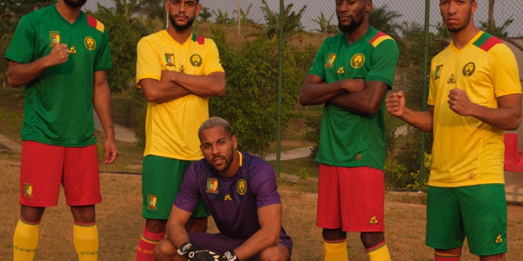 Ambiance folle autour des Lions Indomptables à Douala